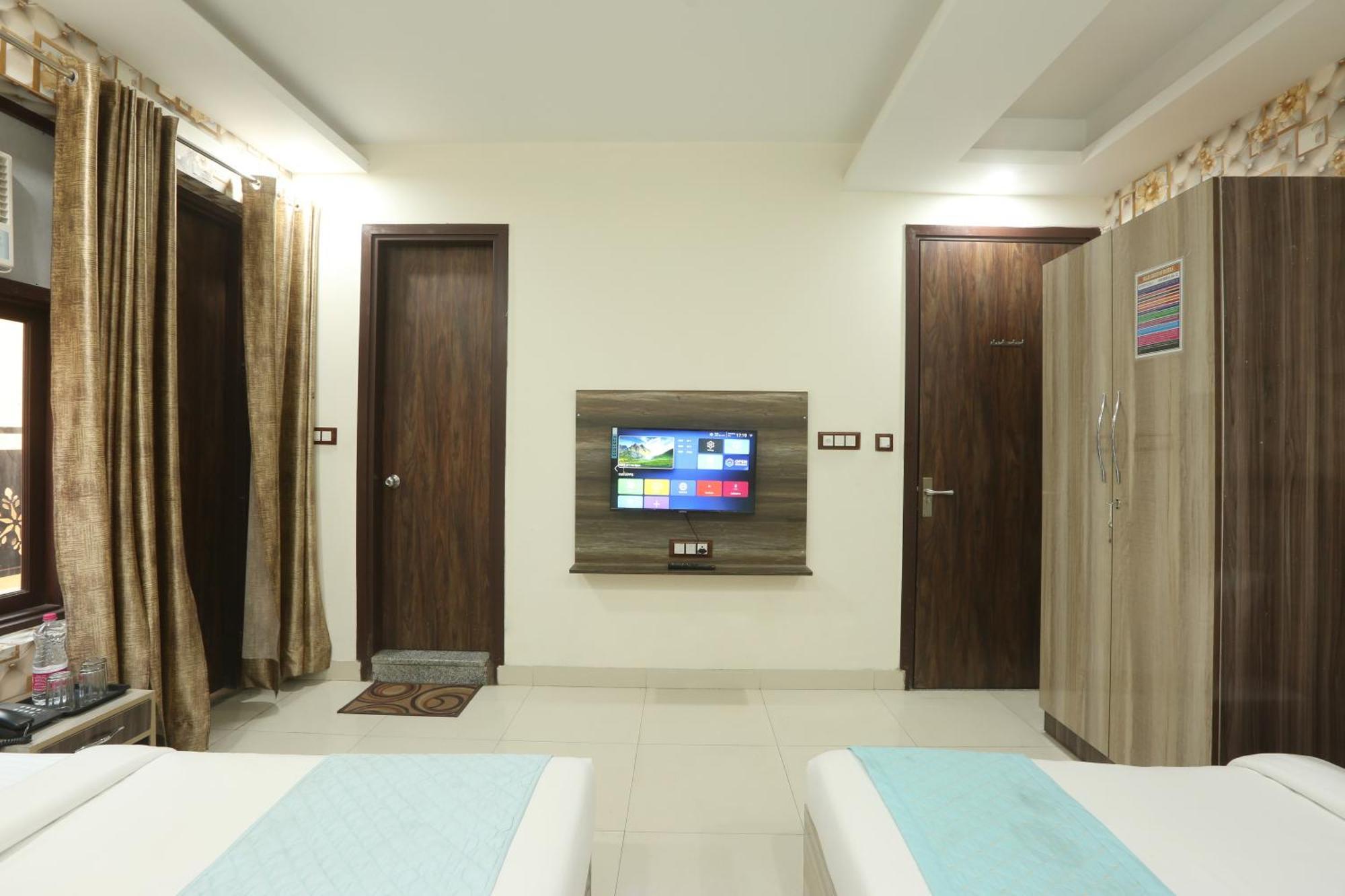 Oaks Inn Plaza Delhi Airport Νέο Δελχί Εξωτερικό φωτογραφία