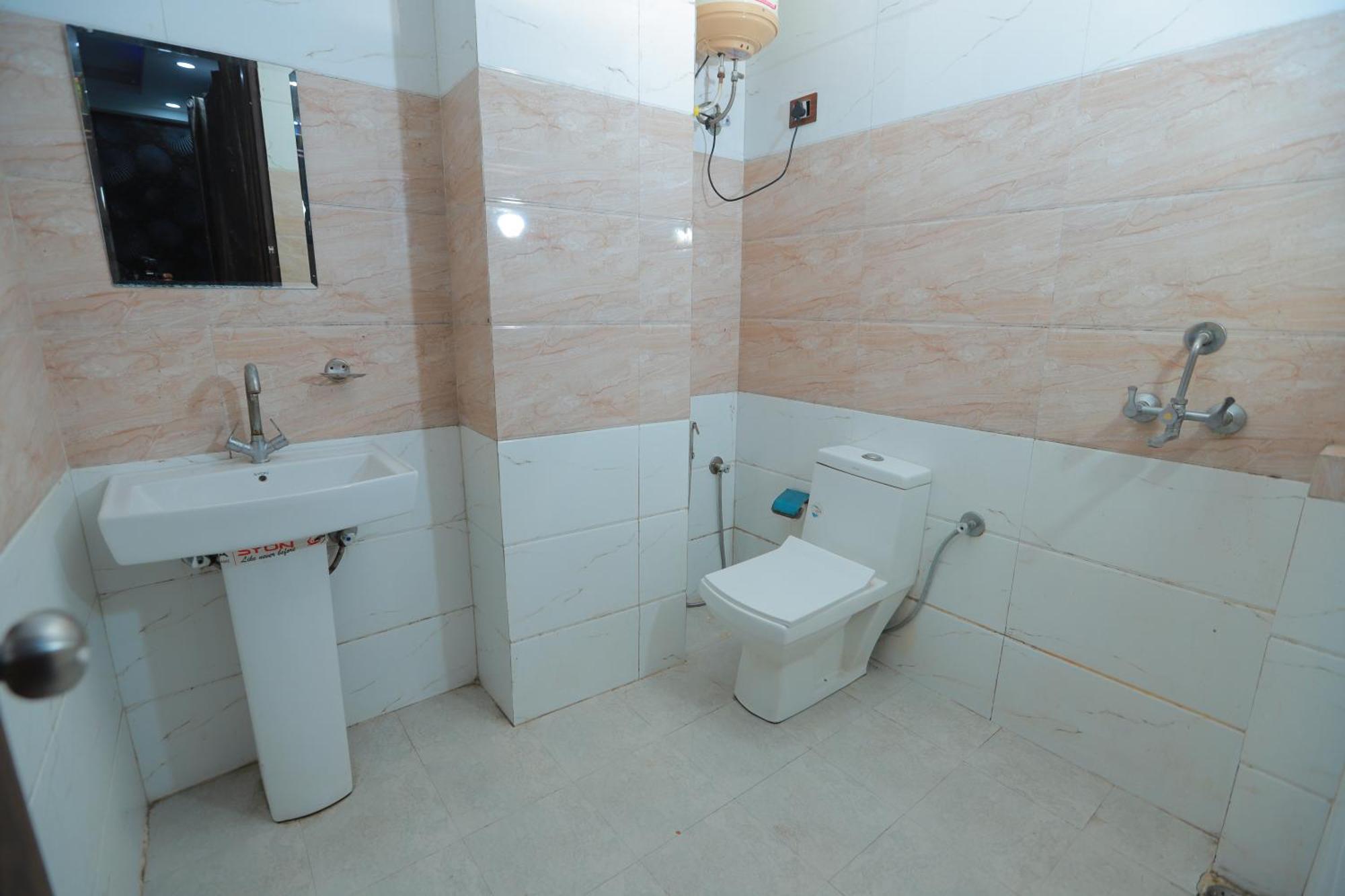 Oaks Inn Plaza Delhi Airport Νέο Δελχί Εξωτερικό φωτογραφία
